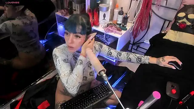 luxifer 666  online show from 02/10/25, 07:49