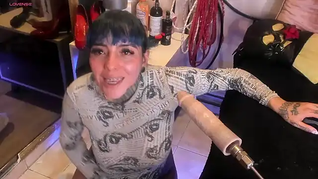 luxifer 666  online show from 02/11/25, 01:52