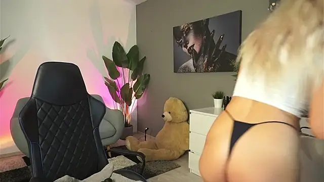 SweetBlondy35 online show from 01/09/25, 06:15