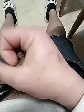 lobito1997 online show from 02/16/25, 01:47