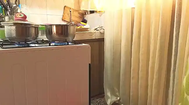 WyvaxxNikkie online show from 03/23/25, 08:37