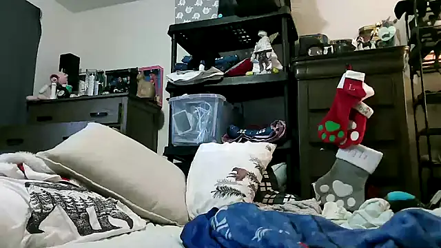 WHITEDAROSE online show from 11/19/25, 04:07