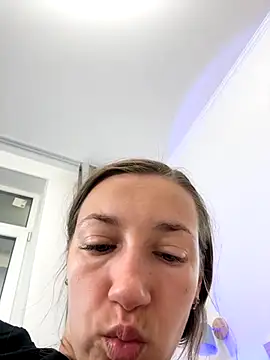 KateRedgar online show from 12/05/25, 09:18