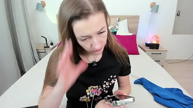 KateRedgar online show from 02/04/26, 02:45