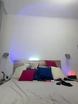 KateRedgar online show from 02/18/26, 02:24