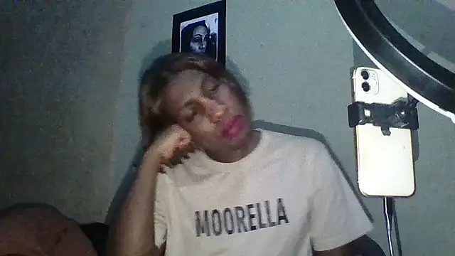 Moorella1 online show from 10/02/25, 09:22