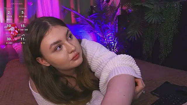 Mia  Peach online show from 12/10/24, 09:43