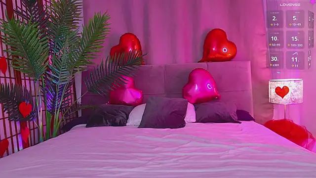 Mia  Peach online show from 02/12/25, 08:29