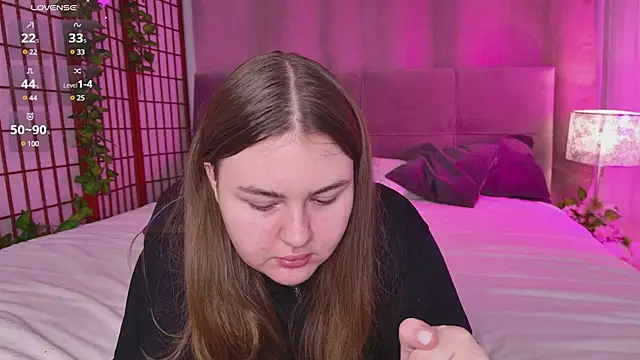 Mia  Peach online show from 02/21/25, 09:00