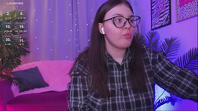 Mia  Peach online show from 03/07/25, 09:38