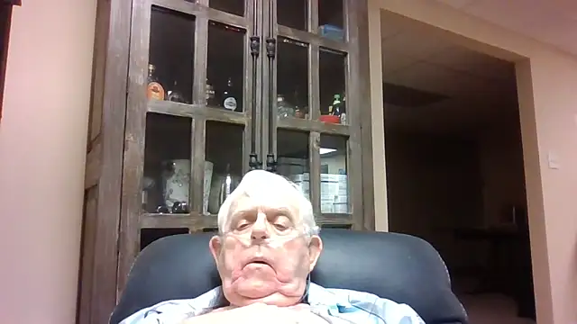 Snapshot of bootlegmanz chatting on 06/05/26, 01:39 bootlegmanz online show from 06/05/26, 01:39