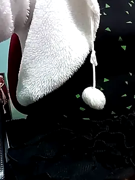 Snapshot of Tuo8702 chatting on 03/17/25, 06:11 Tuo8702 online show from 03/17/25, 06:11