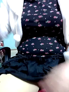 Snapshot of Tuo8702 chatting on 03/19/25, 06:23 Tuo8702 online show from 03/19/25, 06:23