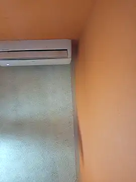 miicheele32 online show from 10/26/25, 09:04