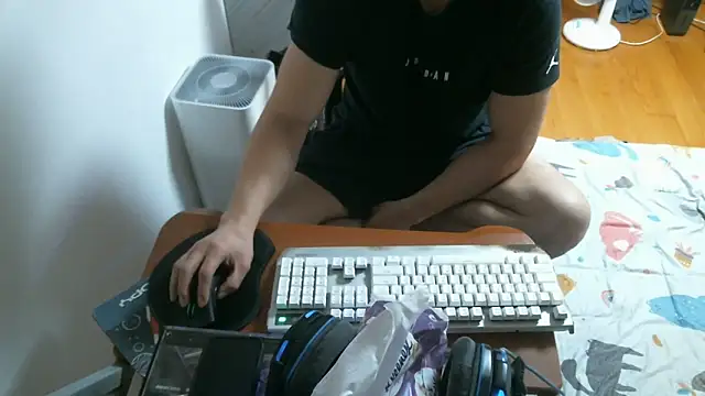 Snapshot of Stellan_0412 chatting on 02/17/26, 03:19 Stellan 0412 online show from 02/17/26, 03:19