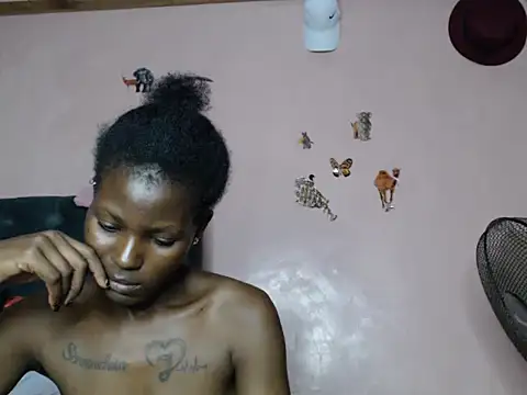 TrishaKalid online show from 02/12/25, 07:02