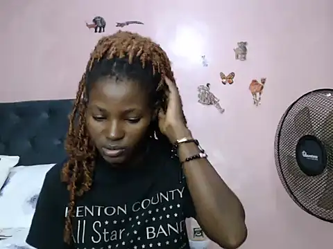 TrishaKalid online show from 03/10/25, 07:29