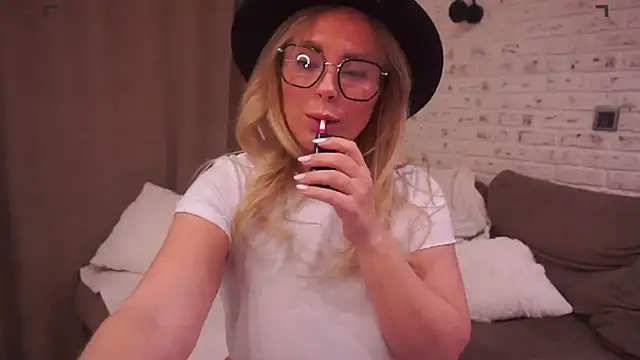 Snapshot of Charming_Daphny chatting on 03/14/25, 12:51 Charming Daphny online show from 03/14/25, 12:51