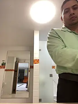 Snapshot of Juanes432 chatting on 02/19/26, 08:05 Juanes432 online show from 02/19/26, 08:05