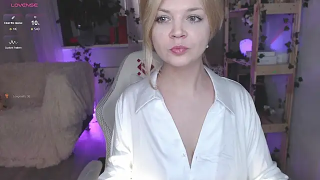 Snapshot of Brience chatting on 03/04/25, 04:49 Brience online show from 03/04/25, 04:49