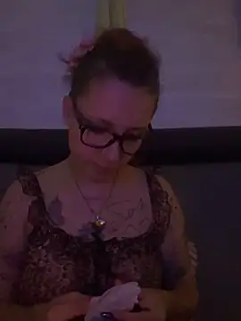 Snapshot of Hawitxui chatting on 09/30/25, 06:46 Hawitxui online show from 09/30/25, 06:46