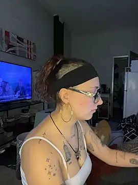 Snapshot of Hawitxui chatting on 11/20/25, 09:53 Hawitxui online show from 11/20/25, 09:53