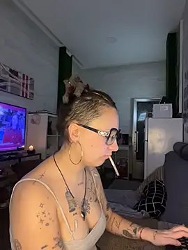 Snapshot of Hawitxui chatting on 11/30/25, 08:07 Hawitxui online show from 11/30/25, 08:07