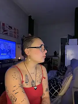 Snapshot of Hawitxui chatting on 12/01/25, 07:35 Hawitxui online show from 12/01/25, 07:35