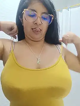 Snapshot of _Angelinaandrade_ chatting on 05/26/26, 12:39 Angelinaandrade online show from 05/26/26, 12:39