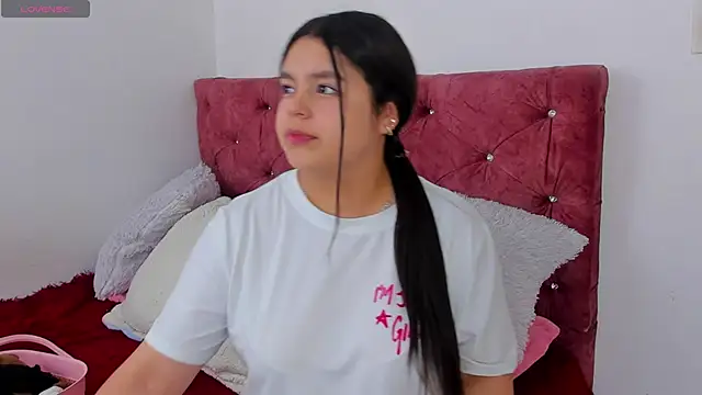 skyhotgirll online show from 04/13/26, 07:19