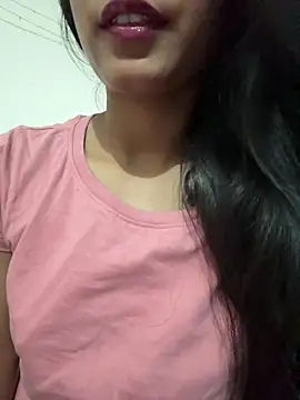 Snapshot of Hot_Goldengirl chatting on 05/05/26, 11:18 Hot Goldengirl online show from 05/05/26, 11:18