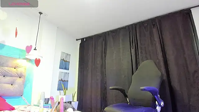 carofox89 online show from 02/03/25, 10:47