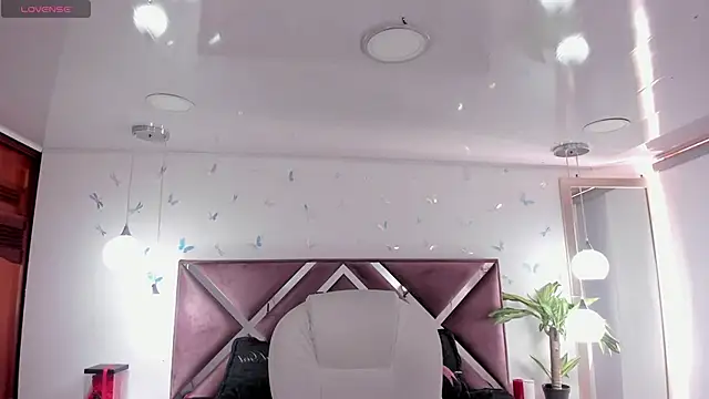  Antonnela  online show from 01/14/26, 09:20