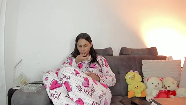  Isabelhaa online show from 10/19/25, 12:00