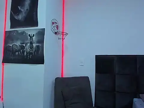 Alexander Martines online show from 10/23/25, 11:03