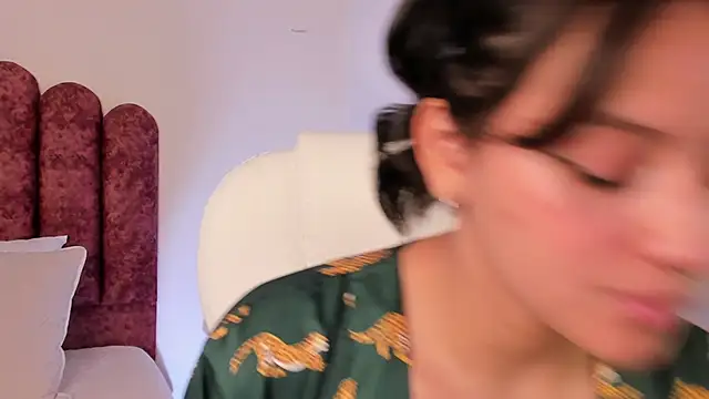 nahiapaws online show from 12/10/24, 05:00