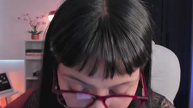 nahiapaws online show from 04/01/26, 02:47