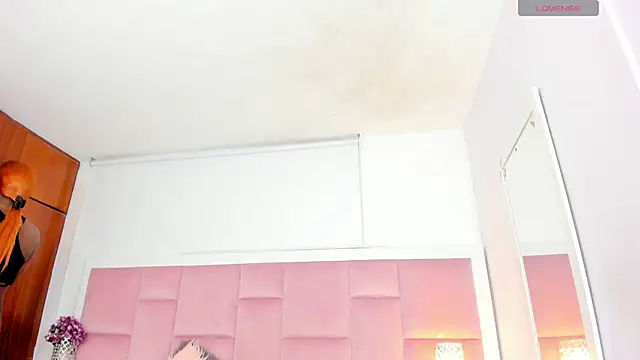 DaphneLloyd online show from 12/10/24, 02:05