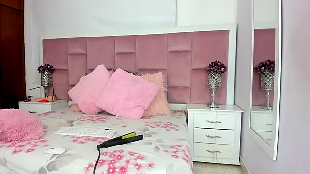 DaphneLloyd online show from 01/10/25, 07:43