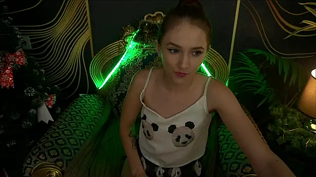 Snapshot of PamelaXX_ chatting on 01/13/25, 04:08 PamelaXX online show from 01/13/25, 04:08