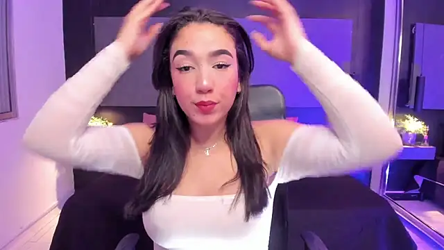 SaraaMills online show from 04/07/26, 03:29