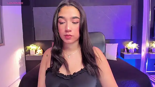 SaraaMills online show from 04/09/26, 04:01