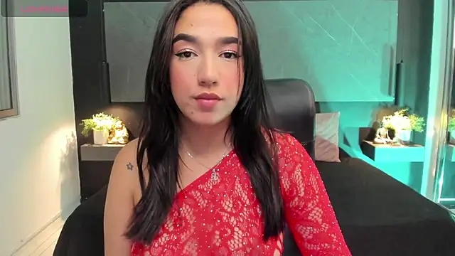 SaraaMills online show from 04/15/26, 03:35