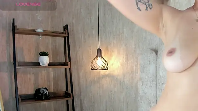 Miaa Palmer online show from 03/21/26, 08:34