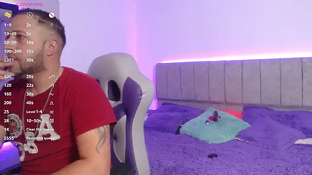 ryanandpamela  online show from 02/19/25, 05:06
