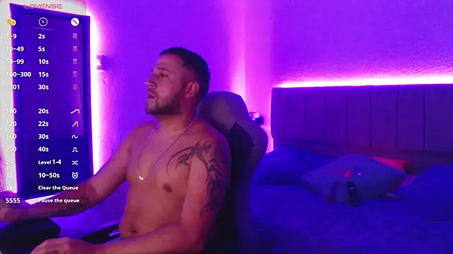 ryanandpamela  online show from 02/21/25, 05:09