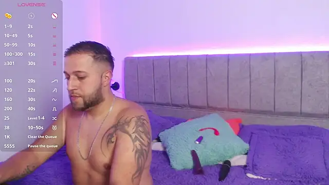 ryanandpamela  online show from 02/25/25, 01:17