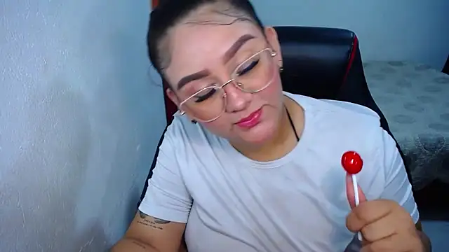 loly bigbooty4u online show from 04/04/26, 04:11