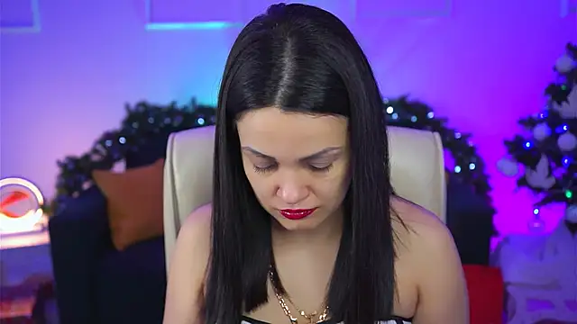 Snapshot of KarolinaRobinson chatting on 01/26/25, 12:01 KarolinaRobinson online show from 01/26/25, 12:01