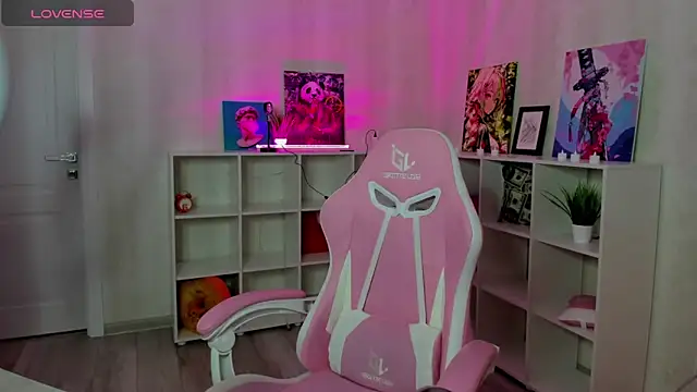 Snapshot of Stacey_Brown chatting on 12/02/24, 01:03 Stacey Brown online show from 12/02/24, 01:03